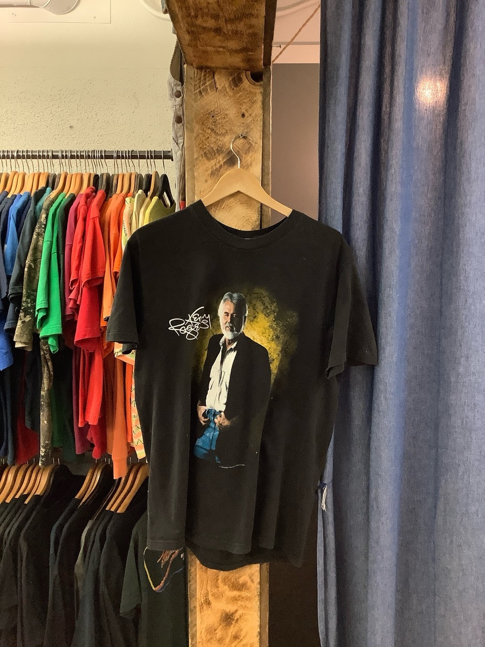 Vintage Kenny Rodger’s graphic black T-shirt